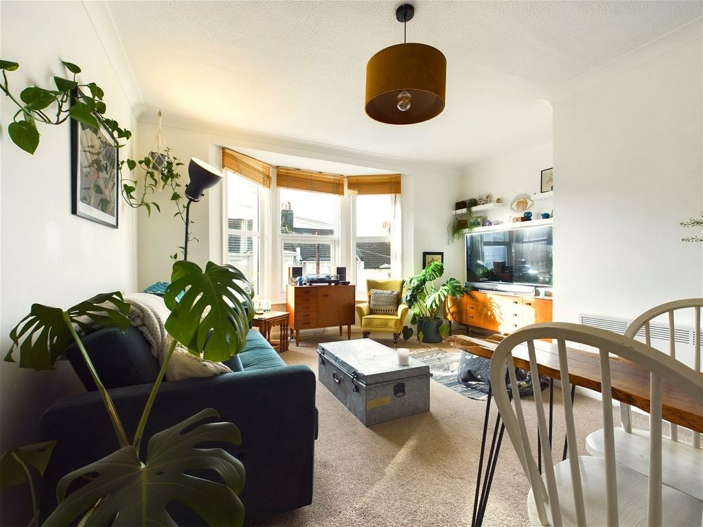 1 bed flat for sale in Bonchurch Road, Brighton BN2, £240,000