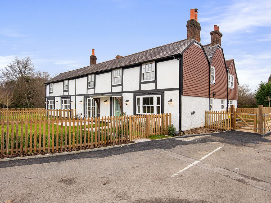New home, 1 bed flat for sale in Horsham Road, Dorking RH5, £250,000