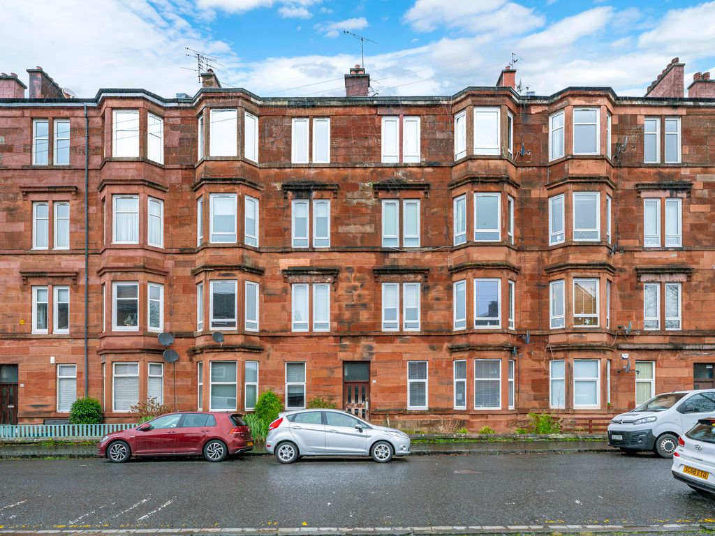 1 bed flat for sale in Cartvale Road, Battlefield, Glasgow G42, £165,000