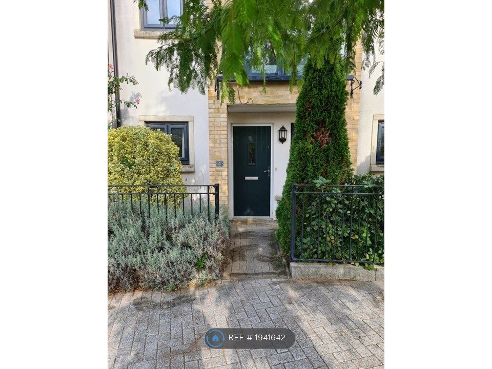 6 bed terraced house to rent in Chariot Way, Cambridge CB4, £3,500 pcm
