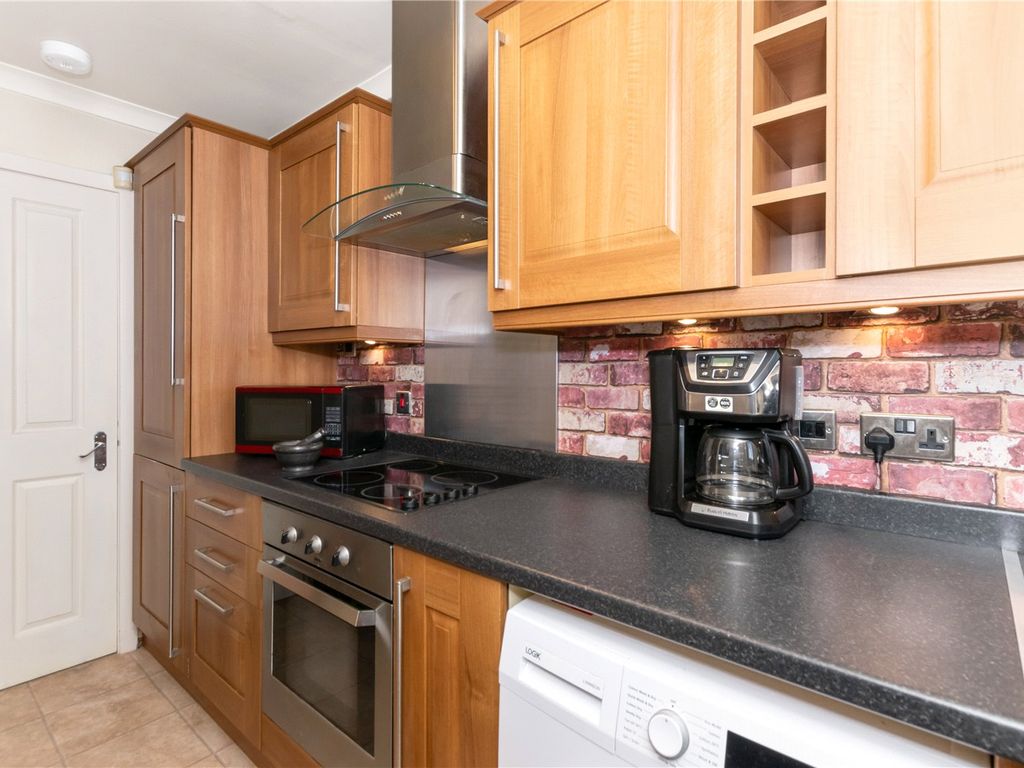 1 bed flat for sale in Americanmuir Road, Dundee, Angus DD3, £78,000