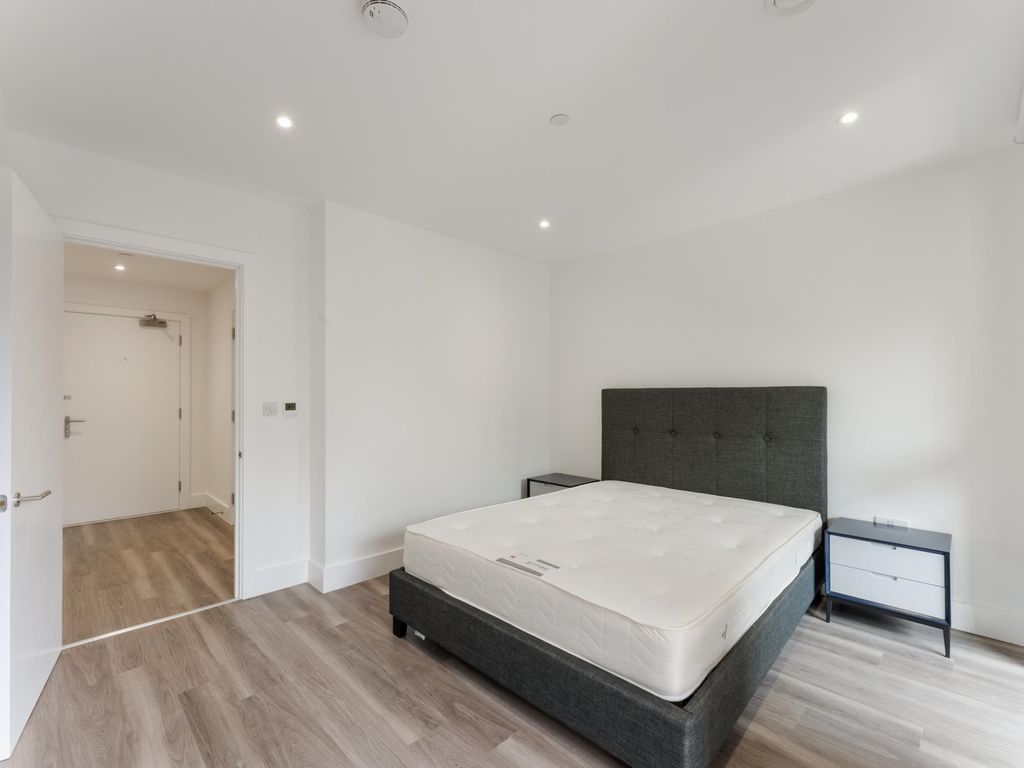 2 bed flat to rent in Spruce House, Parkside Avenue, Lewisham SE10, £2,080 pcm