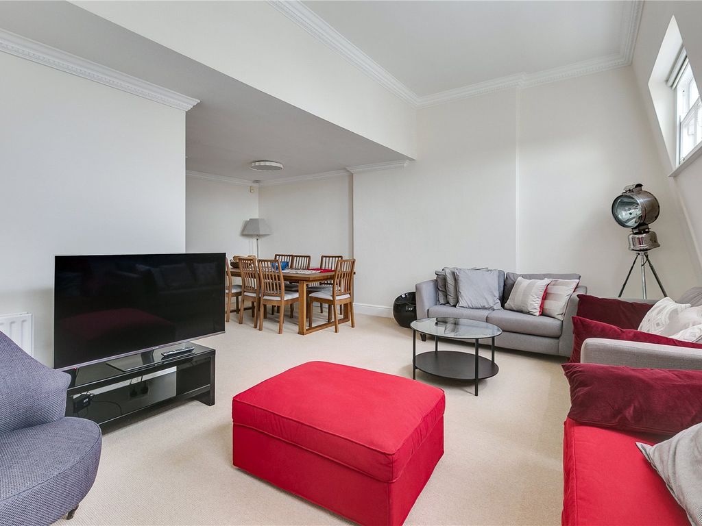 3 bed flat to rent in Queens Gate Terrace, South Kensington SW7, £4,700 pcm
