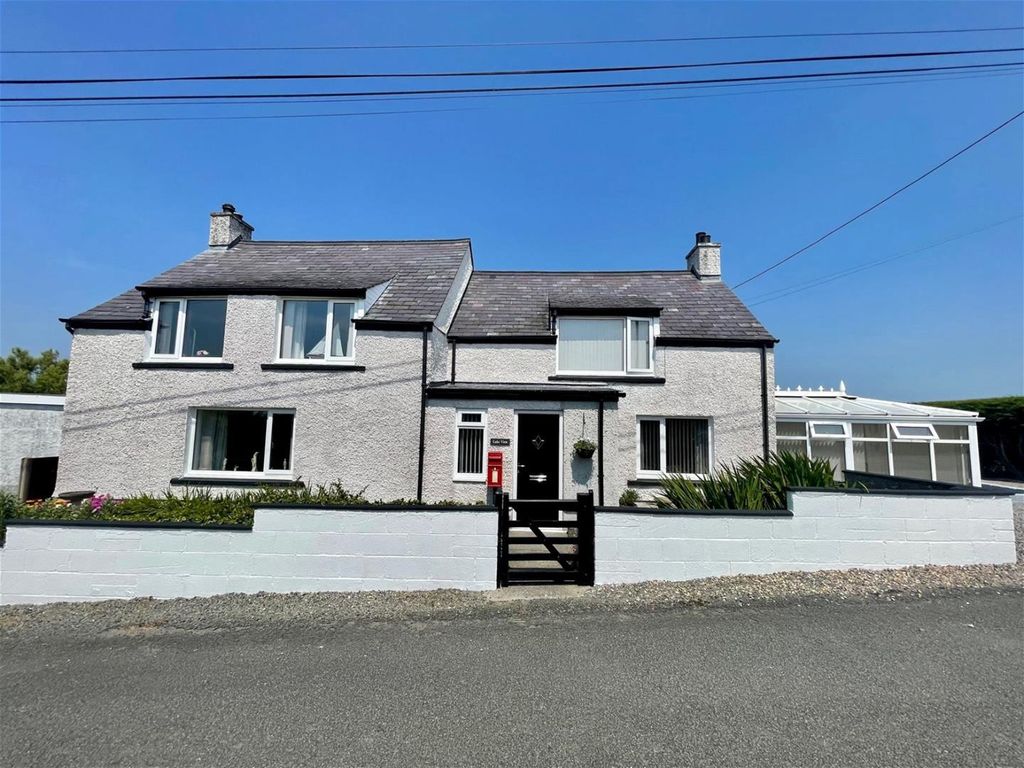 4 bed detached house for sale in Bethel, Bodorgan LL62, £575,000