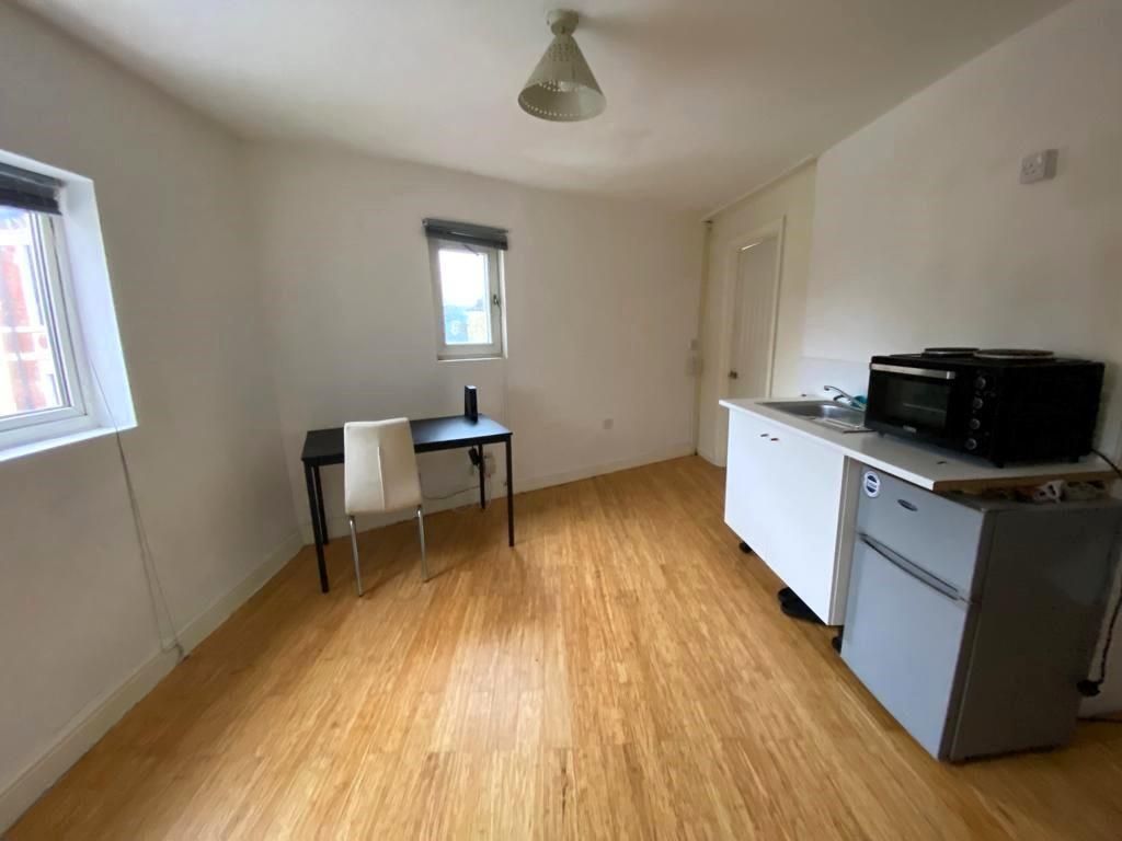 1 bed flat to rent in St Werburghs, Bristol BS2, £595 pcm