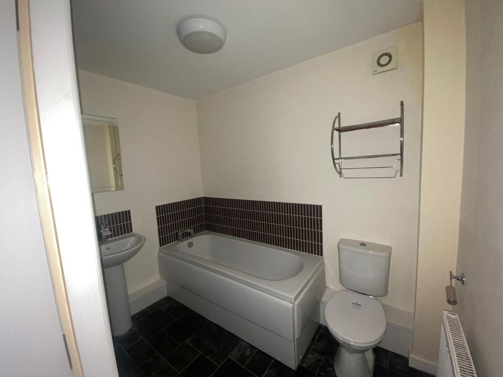 2 bed flat for sale in Barnsbridge Grove, Barnsley S70, £80,000