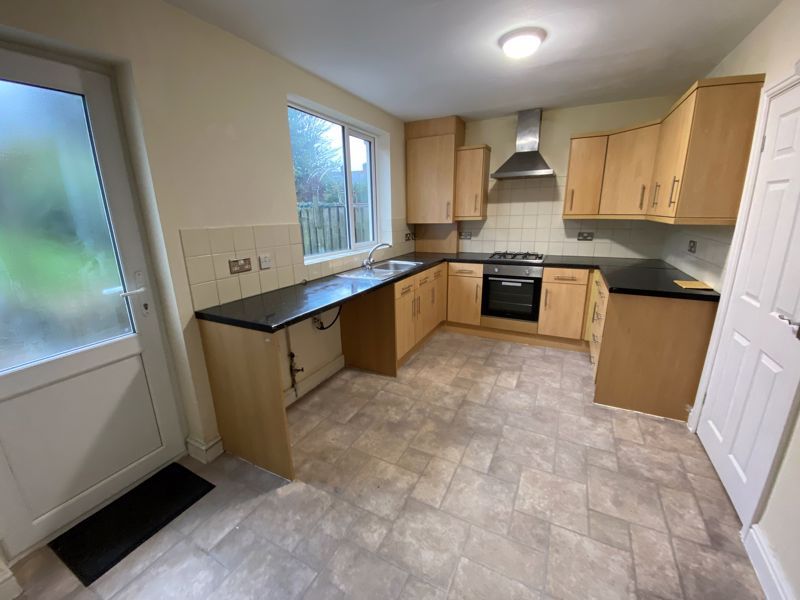 3 bed terraced house for sale in Barton Road, Nuneaton CV10, £169,950
