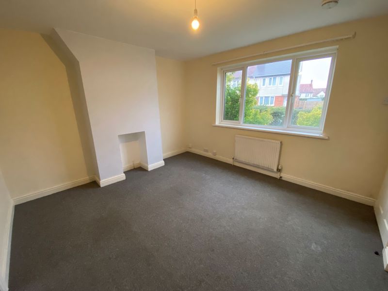 3 bed terraced house for sale in Barton Road, Nuneaton CV10, £169,950