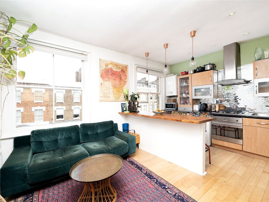 1 bed flat for sale in Davenant Road, Archway, London N19, £350,000
