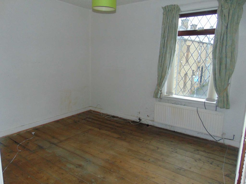 2 bed terraced house for sale in Oak Street, Shaw OL2, £105,000
