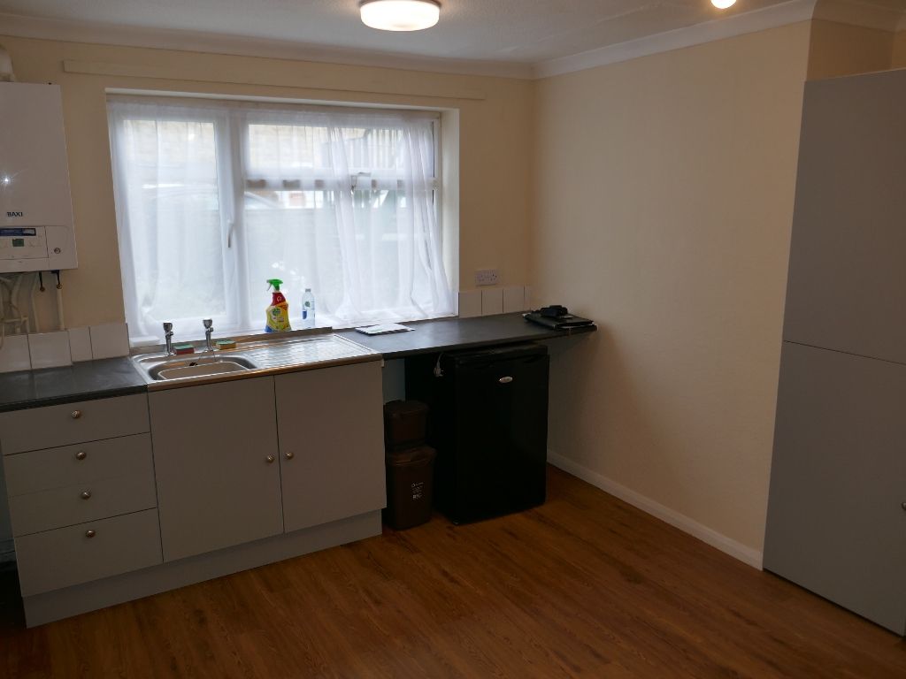 1 bed flat to rent in Earle Street, Yeovil BA20, £525 pcm