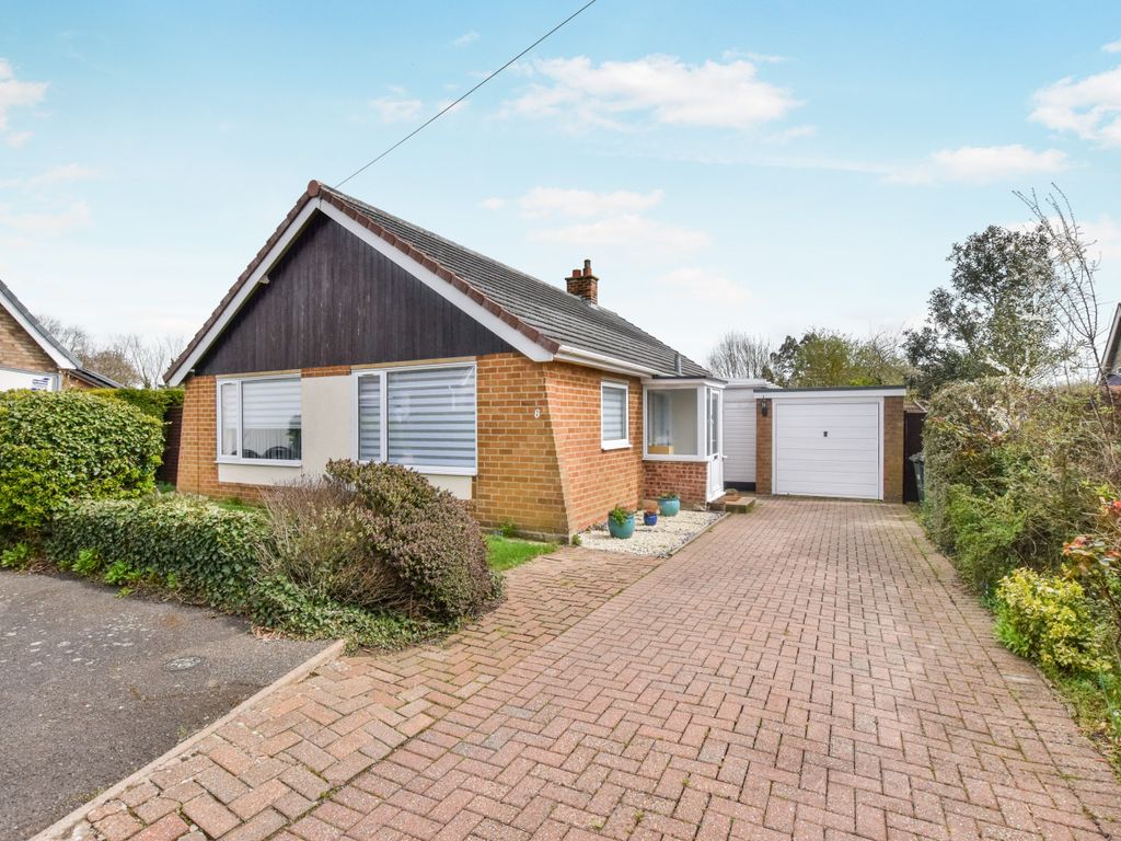 3 bed detached bungalow for sale in Church Road, Great Stukeley, Huntingdon PE28, £450,000