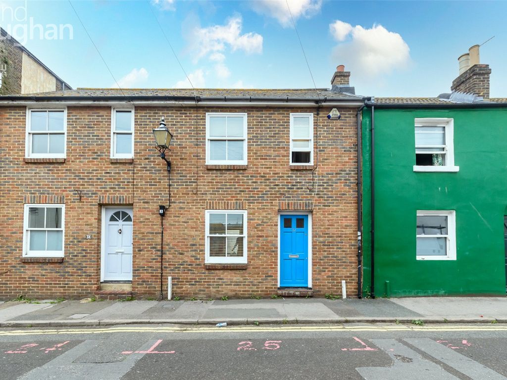 2 bed terraced house to rent in Upper Gardner Street, Brighton BN1, £1,500 pcm