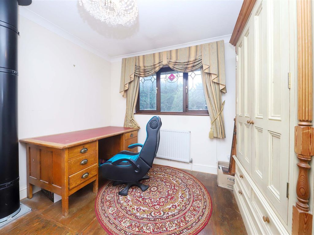 4 bed detached house for sale in Allonby Drive, Ruislip HA4, £825,000