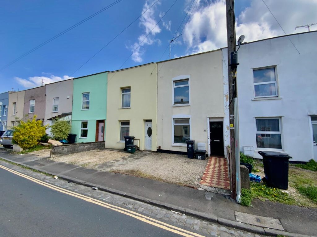 2 bed terraced house to rent in Lyppiatt Road, Refield, Bristol BS5, £1,350 pcm