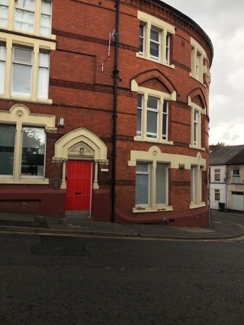 1 bed flat to rent in Victoria Buildings, High Street, Runcorn WA7, £575 pcm