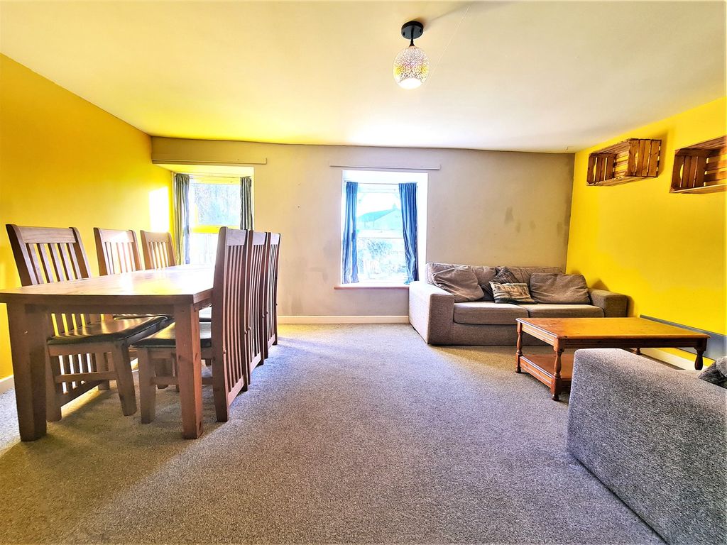 2 bed flat for sale in Talybont, Ceredigion SY24, £120,000