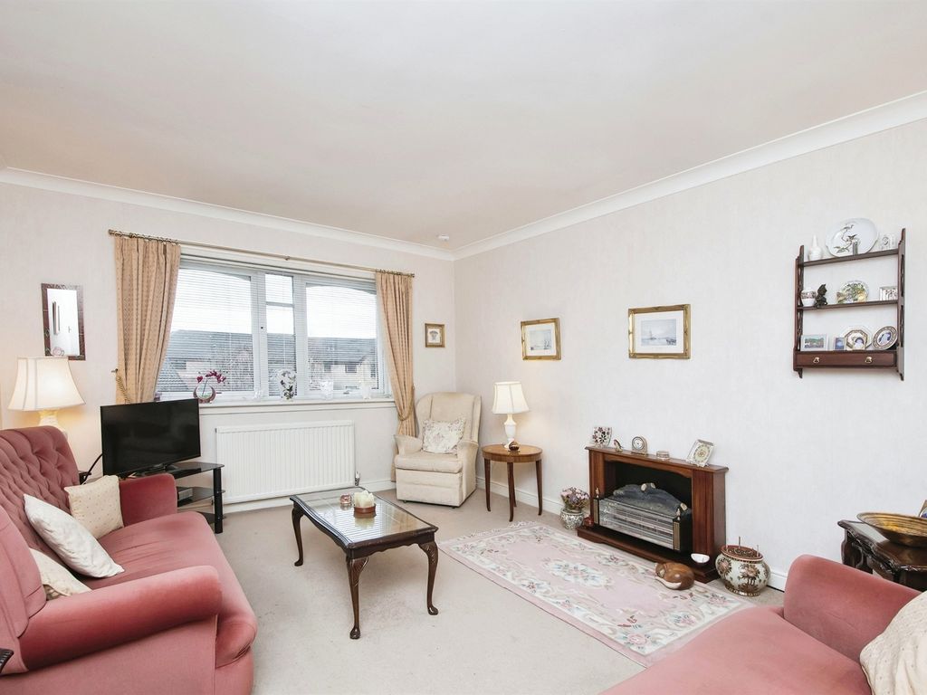 2 bed flat for sale in Glenville Gate, Clarkston, Glasgow G76, £155,000