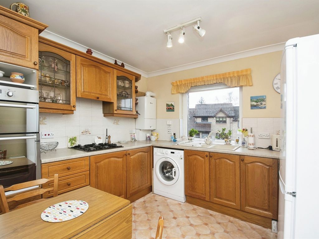 2 bed flat for sale in Glenville Gate, Clarkston, Glasgow G76, £155,000
