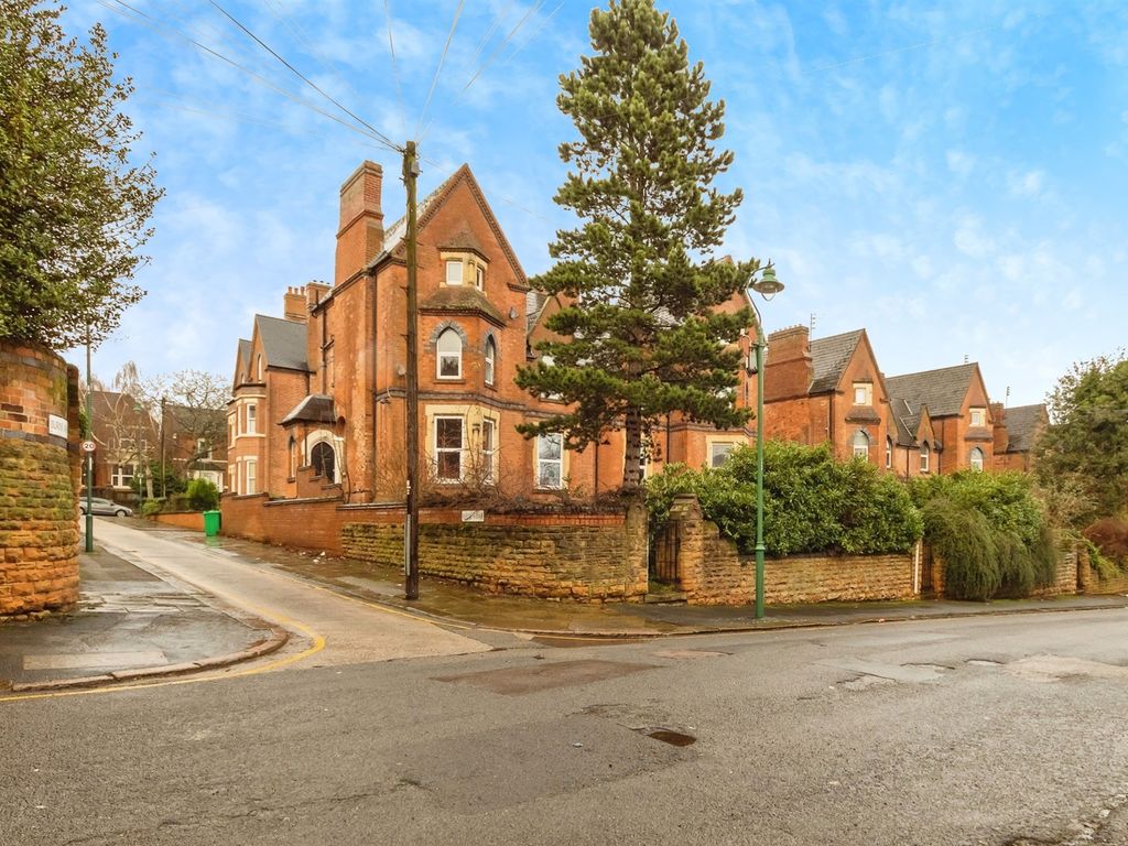 1 bed flat for sale in All Saints Street, Nottingham NG7, £130,000