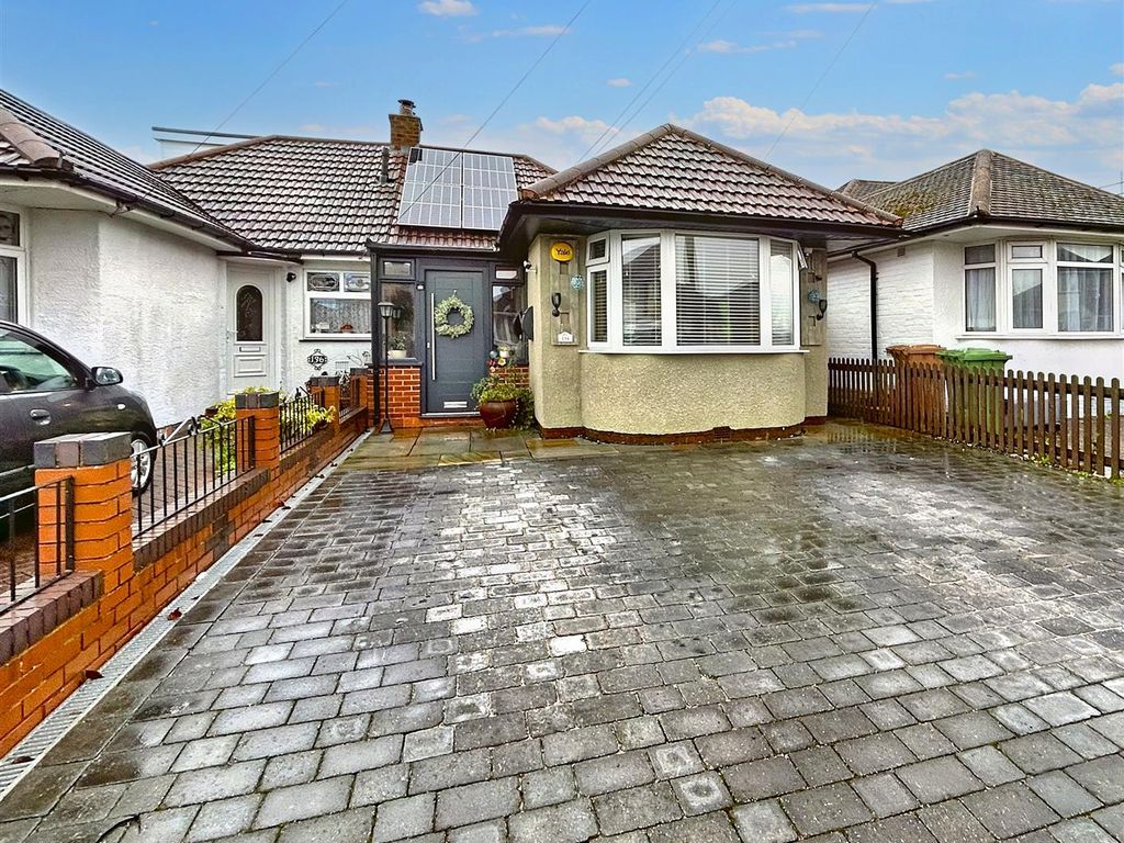 3 bed bungalow for sale in Marcot Road, Solihull B92, £290,000