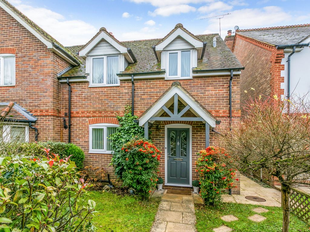 3 bed semi-detached house for sale in Bath Road, Reading RG10, £550,000