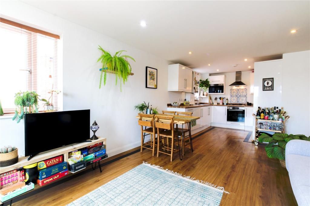 1 bed flat for sale in Biggin Street, Loughborough LE11, £119,500