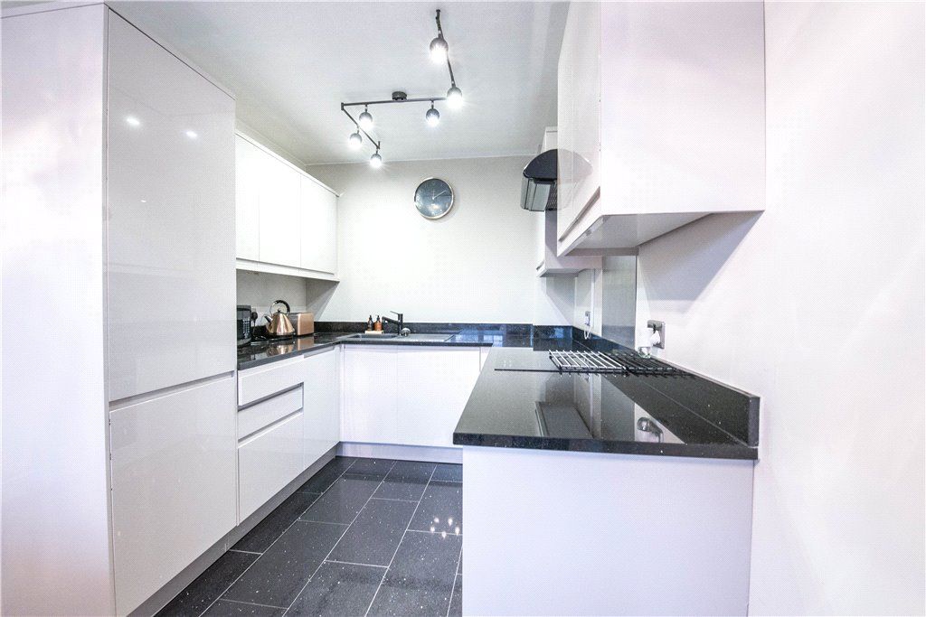 2 bed flat for sale in Ireland Street, Bingley, West Yorkshire BD16, £184,950