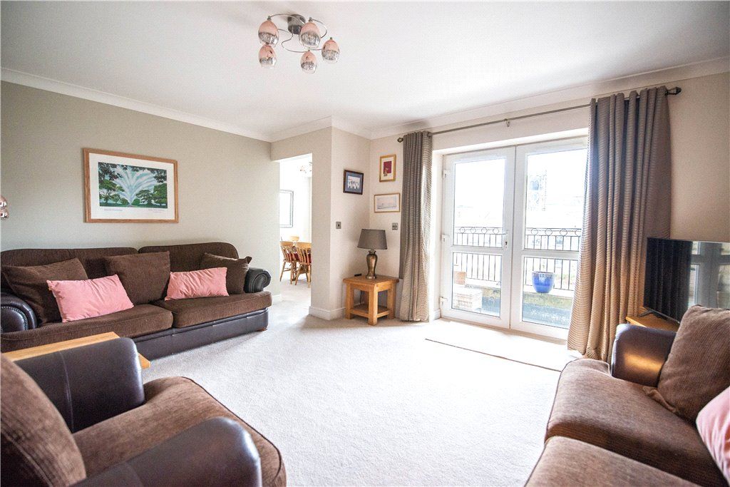 2 bed flat for sale in Ireland Street, Bingley, West Yorkshire BD16, £184,950