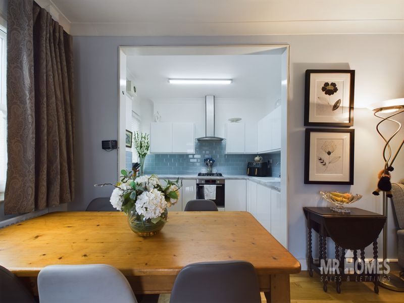 1 bed flat for sale in Llandaff House, Palace Road, Llandaff CF5, £250,000