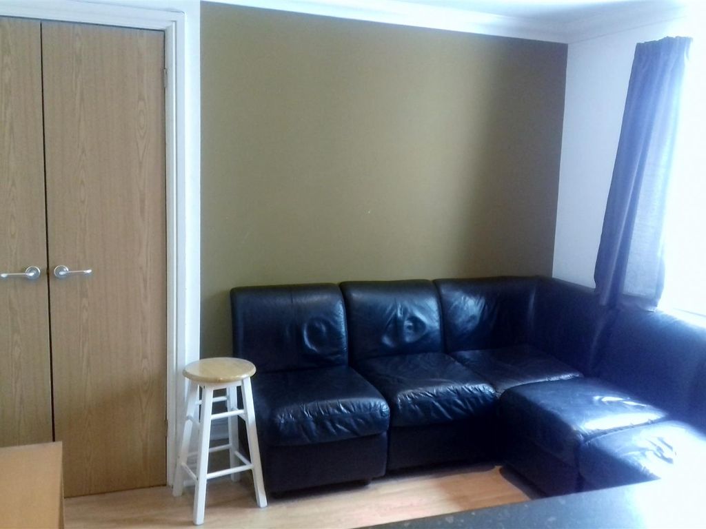 2 bed flat to rent in The Walk, Roath, Cardiff CF24, £1,150 pcm