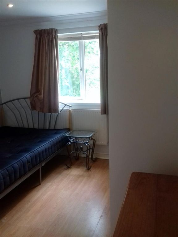 2 bed flat to rent in The Walk, Roath, Cardiff CF24, £1,150 pcm