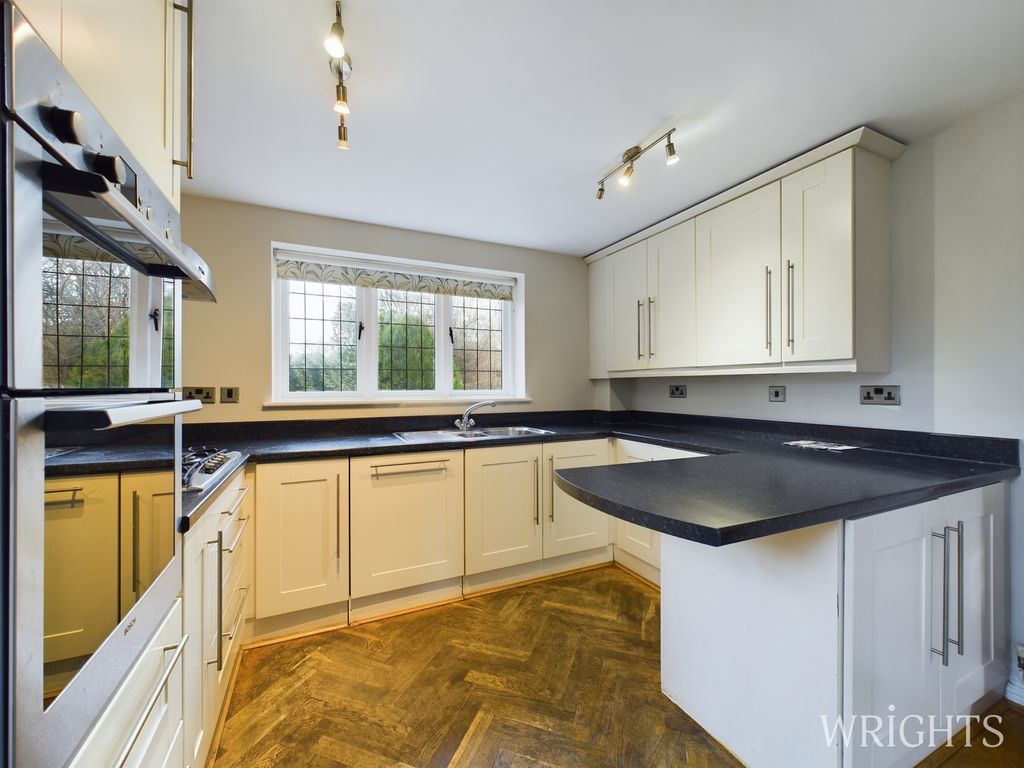 4 bed detached house to rent in Mendlesham, Welwyn Garden City AL7, £2,750 pcm