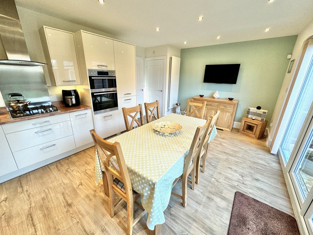 3 bed detached house for sale in Ernest Dawes Avenue, Priorslee, Telford TF2, £345,000