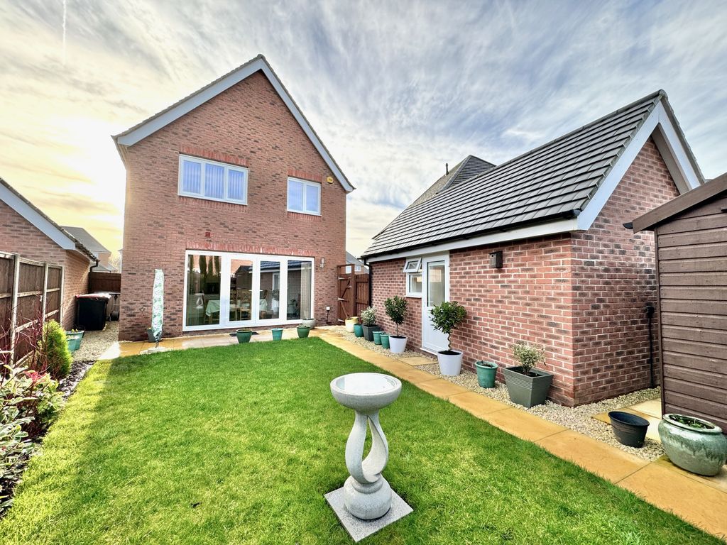 3 bed detached house for sale in Ernest Dawes Avenue, Priorslee, Telford TF2, £345,000