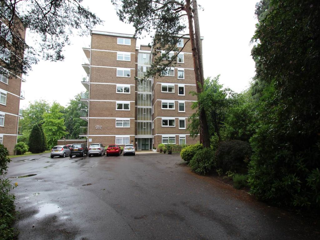 2 bed flat to rent in Wilderton Road, Branksome Park, Poole BH13, £1,075 pcm