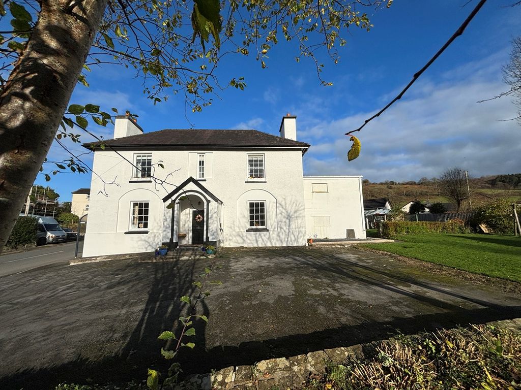 5 bed detached house for sale in Talley, Llandeilo SA19, £330,000