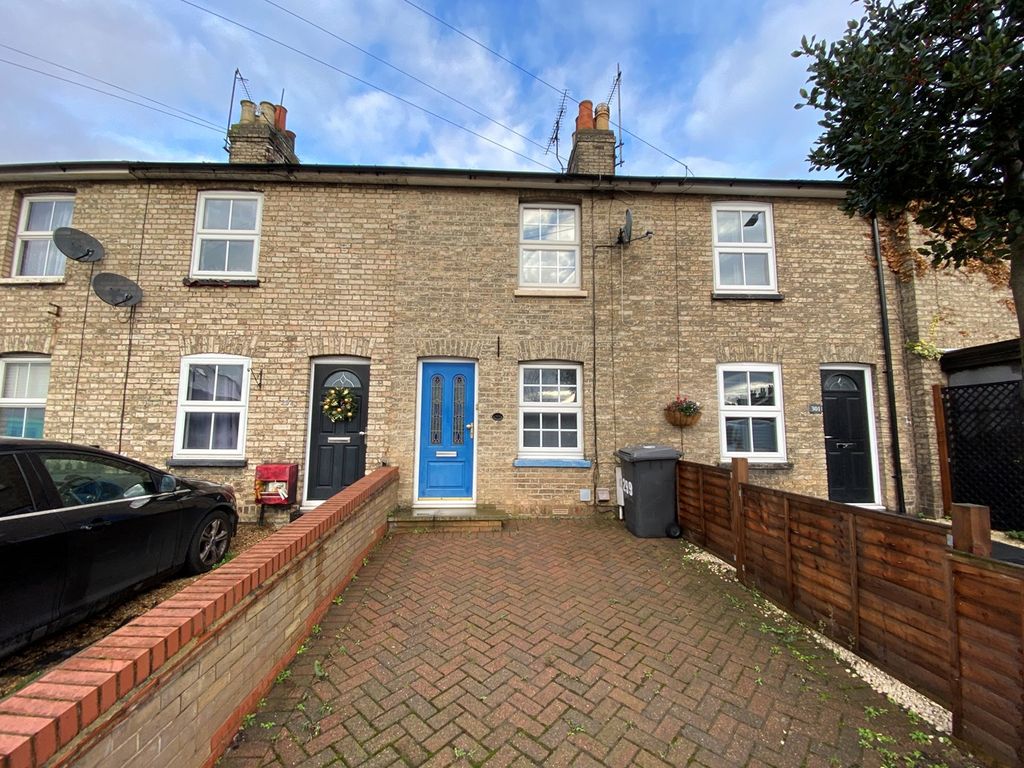 2 bed terraced house to rent in Baddow Road, Chelmsford CM2, £1,250 pcm