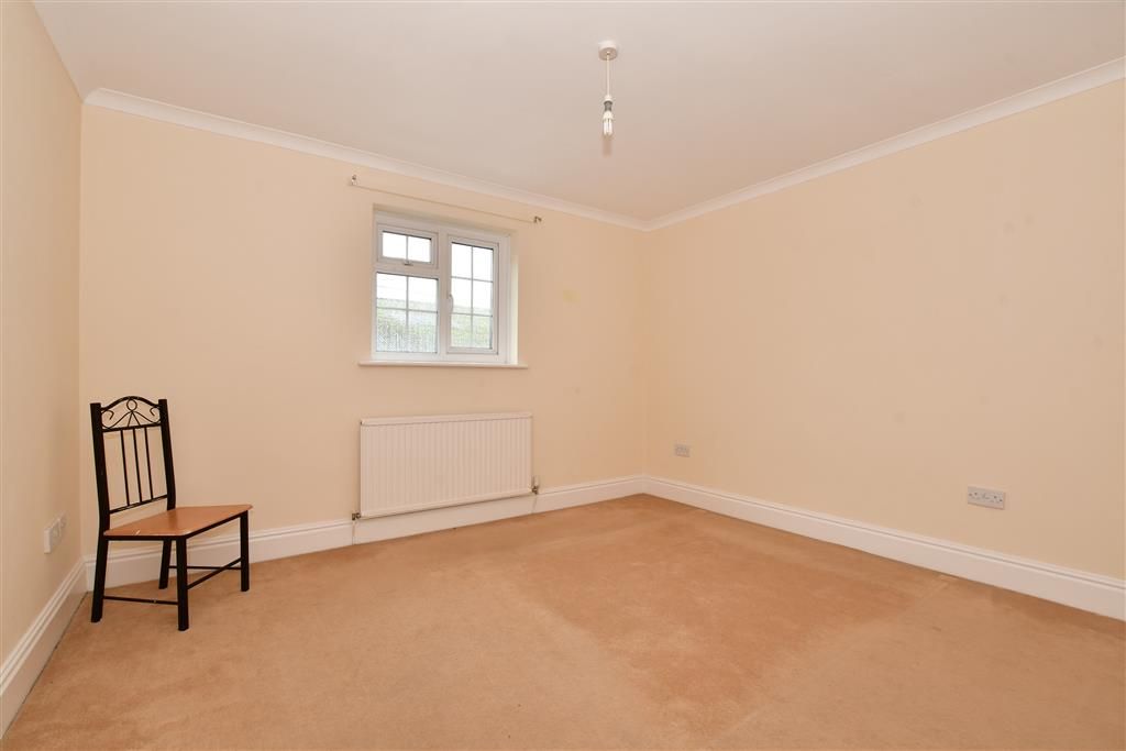3 bed flat for sale in Little London, Newport, Isle Of Wight PO30, £200,000