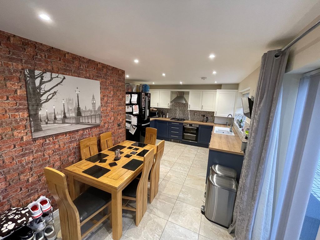 3 bed detached house for sale in Buxton Crescent, Broughton Astley, Leicester LE9, £320,000
