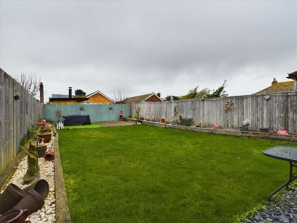 2 bed bungalow for sale in Rowe Avenue North, Peacehaven BN10, £325,000
