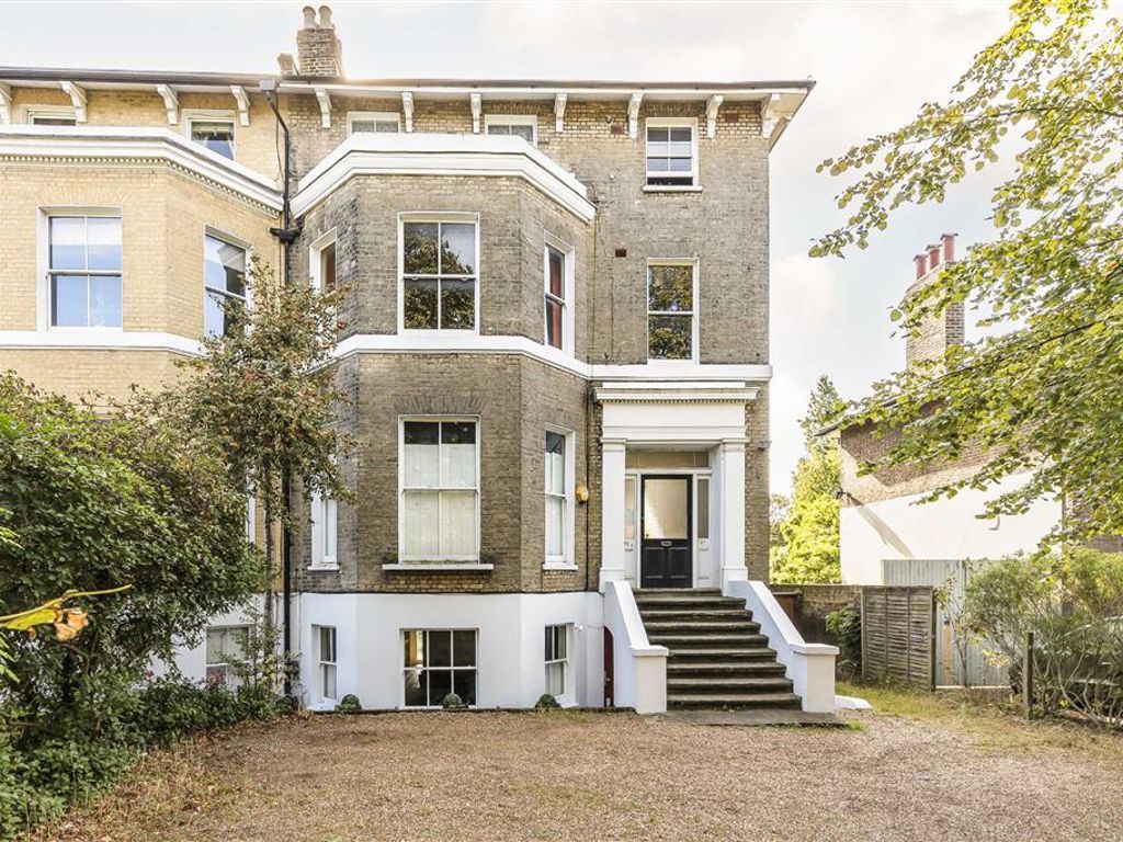 2 bed flat for sale in Shooters Hill Road, London SE3, £360,000