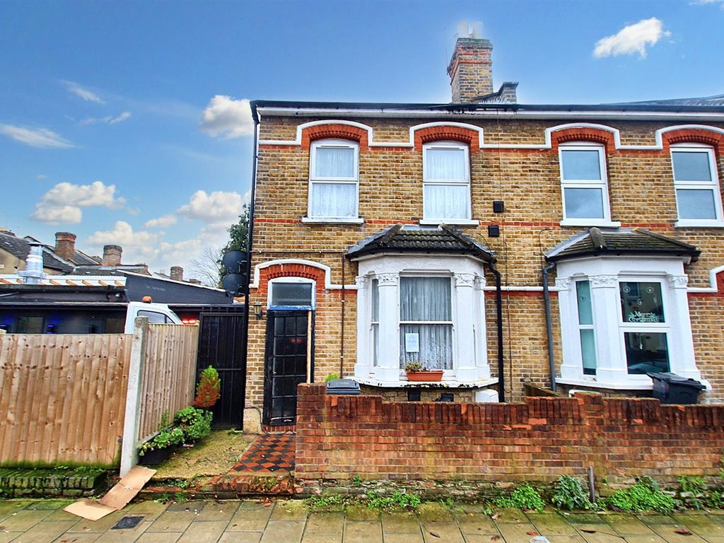 2 bed end terrace house for sale in Chapel Road, Hounslow TW3, £425,000