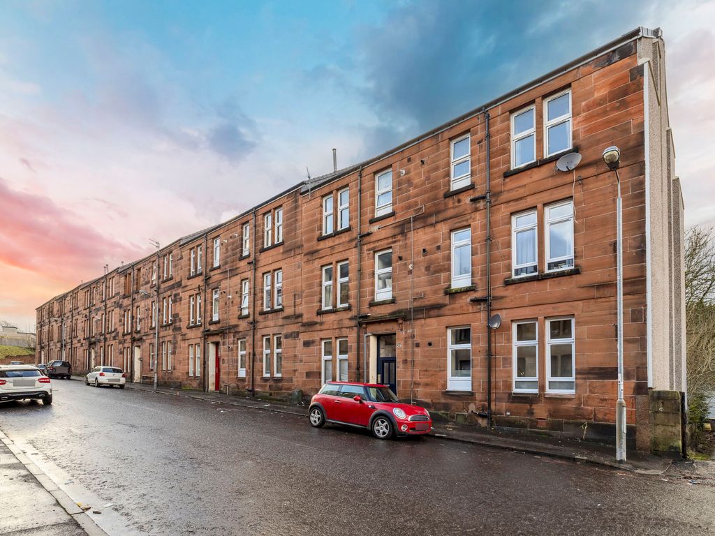 1 bed flat for sale in Barnes Street, Glasgow G78, £58,000