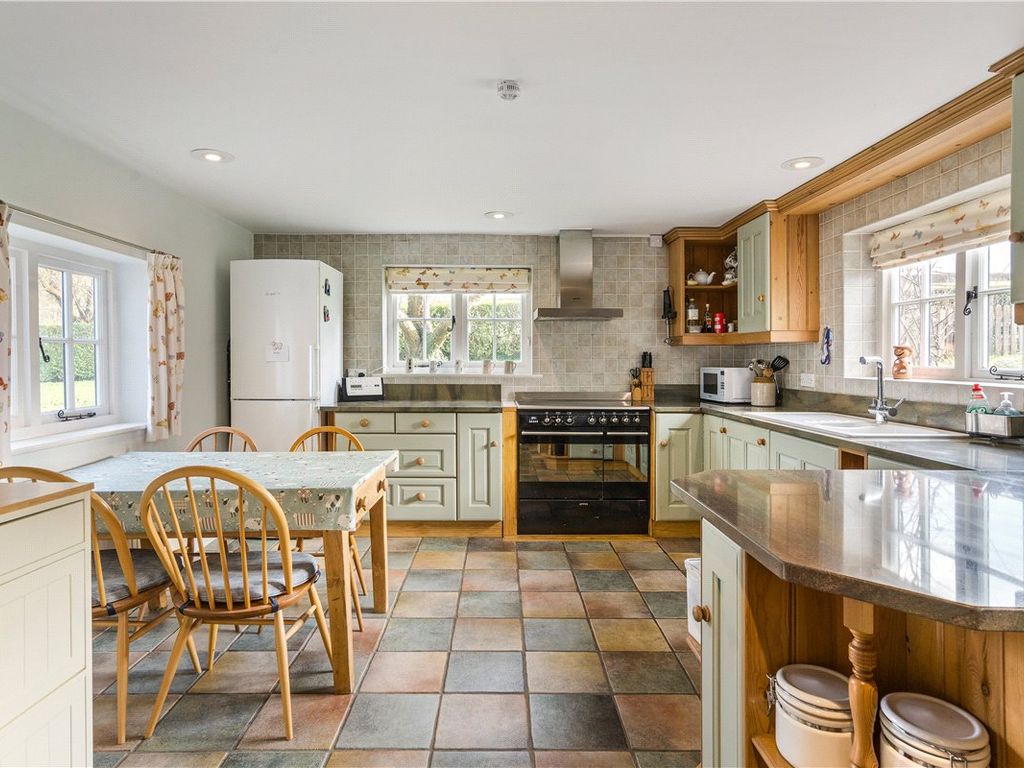 3 bed cottage for sale in Lockeridge, Marlborough, Wiltshire SN8, £1,000,000