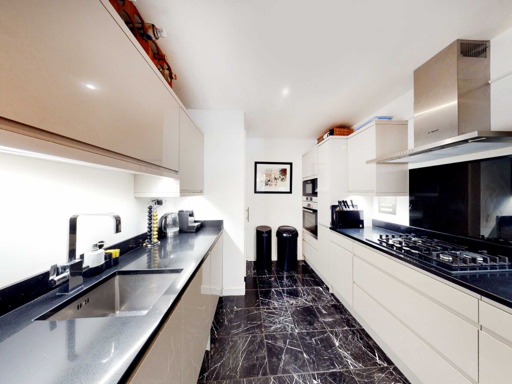 2 bed flat for sale in Pavilion Apartments, 34 St John's Wood Road, St John's Wood, London NW8, £1,550,000