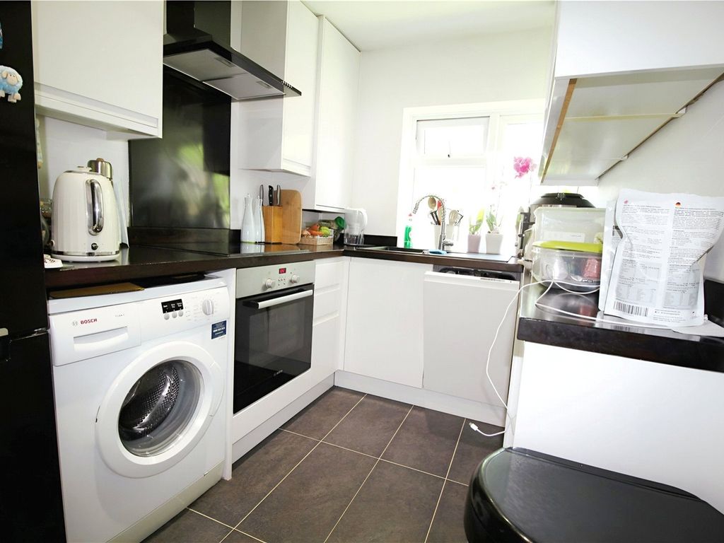 2 bed flat for sale in Walnut Walk, Polegate, East Sussex BN26, £175,000