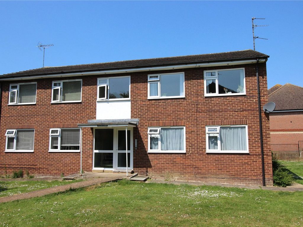 2 bed flat for sale in Walnut Walk, Polegate, East Sussex BN26, £175,000