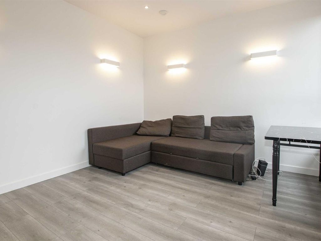 1 bed flat to rent in Capital Drive, Milton Keynes MK14, £1,050 pcm