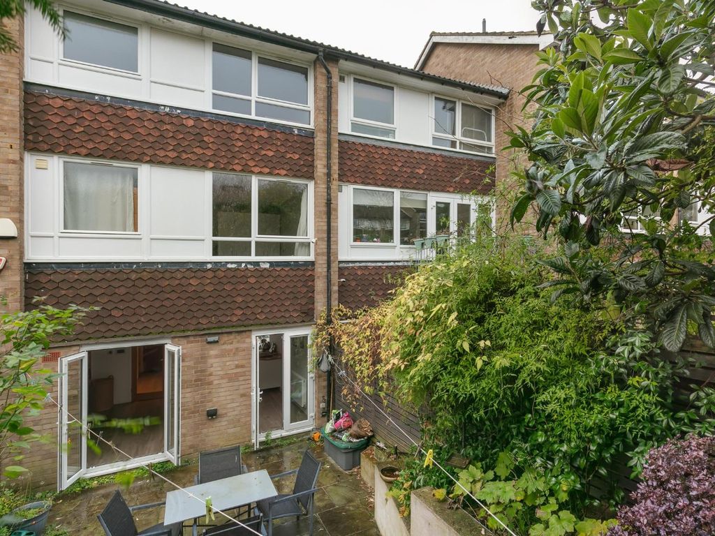 3 bed terraced house for sale in Grazeley Court, London SE19, £825,000